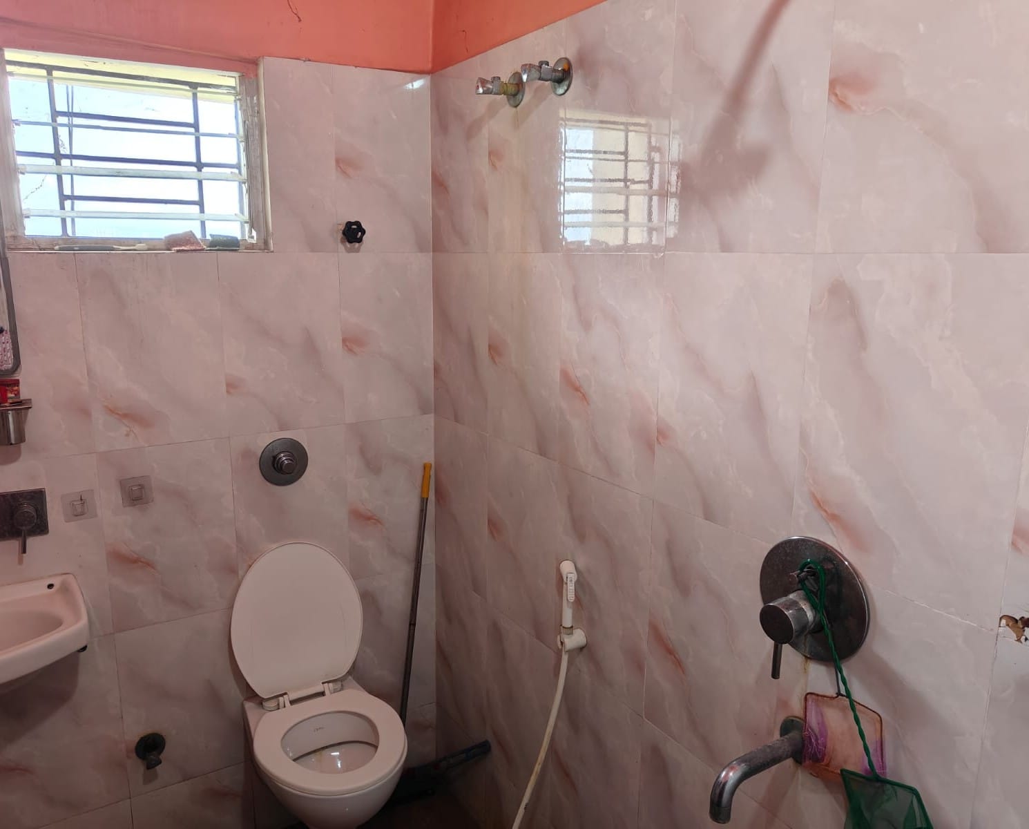 Purba Putiary,Kabardanga,M.G.Road,Yahvi Tower,1600sqft,3BHK (OA420)