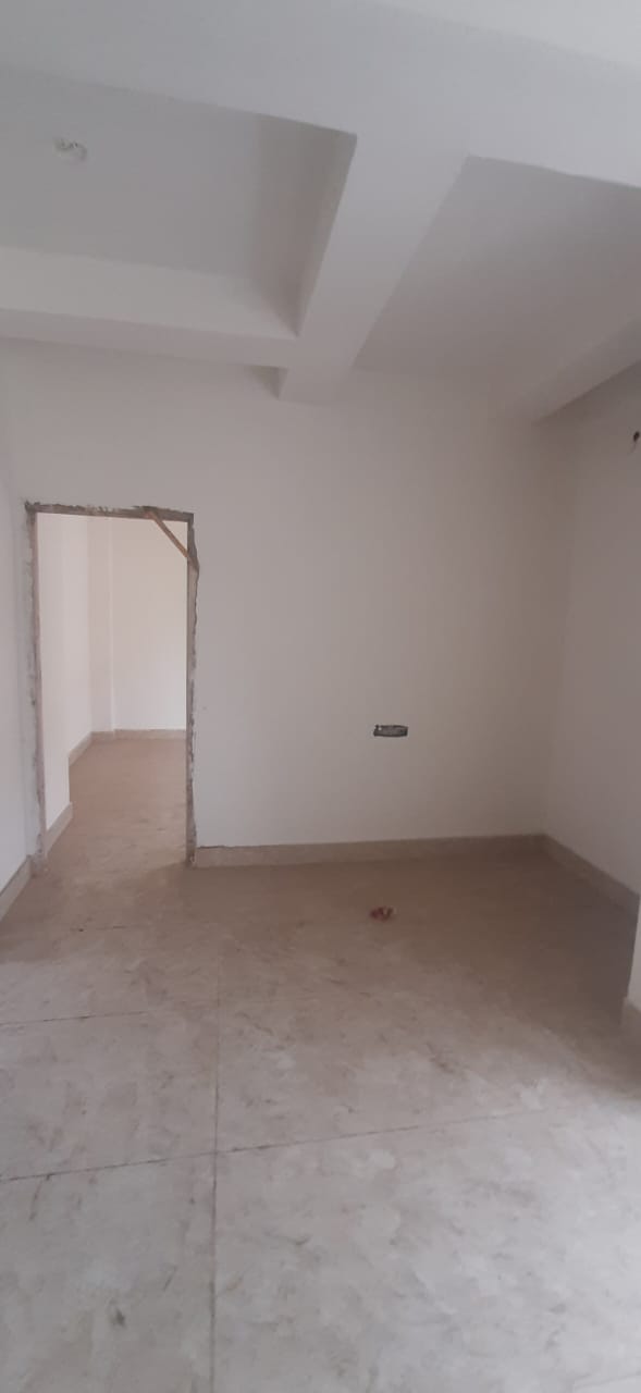 Swamiji Sarak,Raja Rammohan Roy Road,2BHK (PA190)