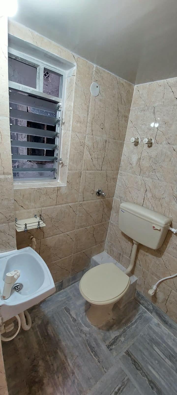 Behala East 14no, James Long Sarani, Krishna Apartment,850sqft,2BHK Rent (OA497)