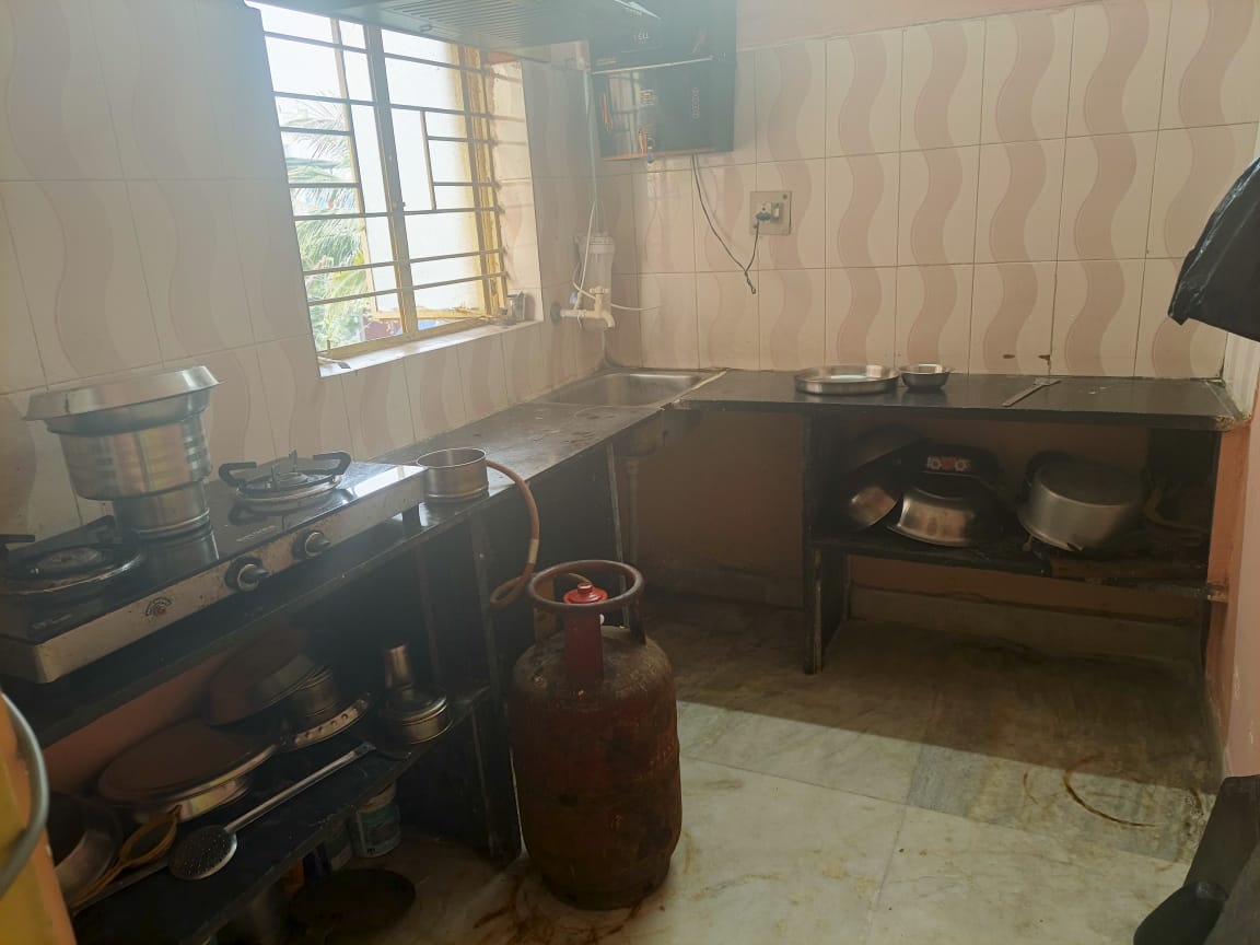 Tollygunge Dharapara,800sqft,2BHK PG (OA429)