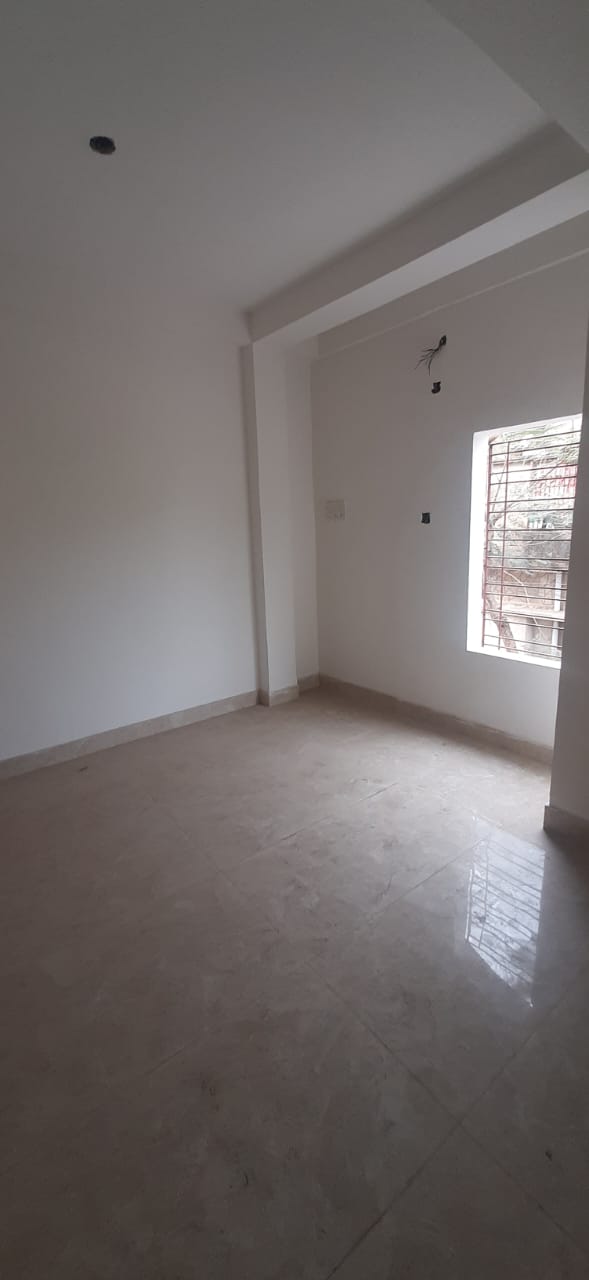 Swamiji Sarak,Raja Rammohan Roy Road,2BHK (PA190)