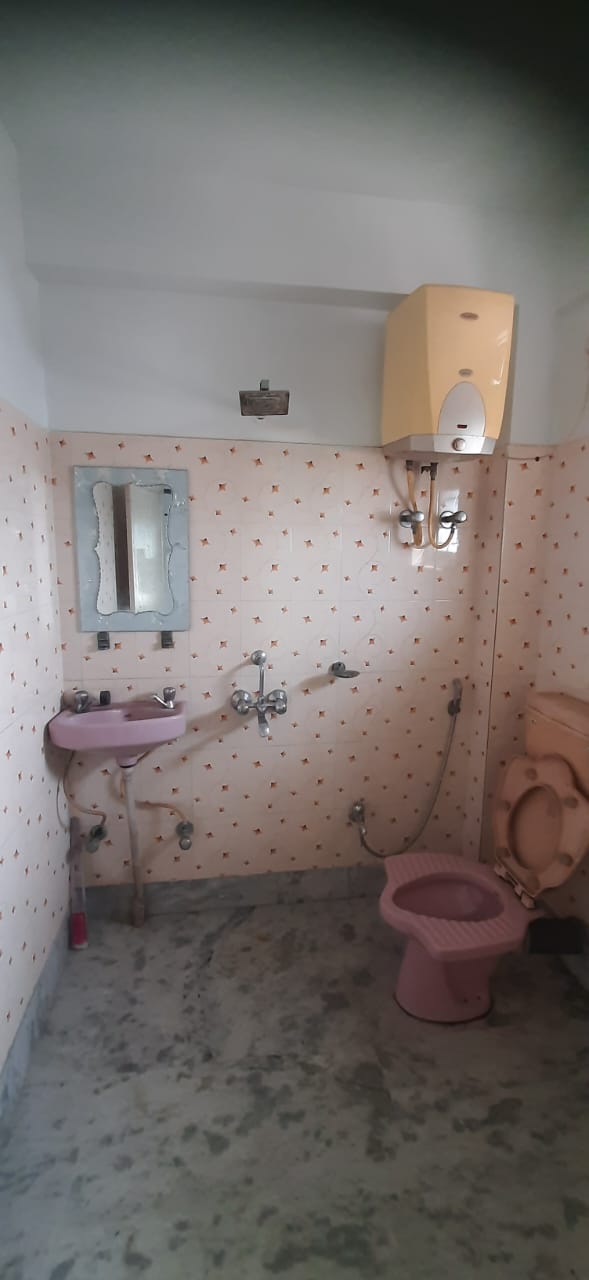 Behala East,Roy Bahadur Road,Yogomaya Bhawan,1000sqft,2BHK (PA211)